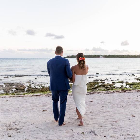 Meet your Posher, Julie - Picture 1 of 1